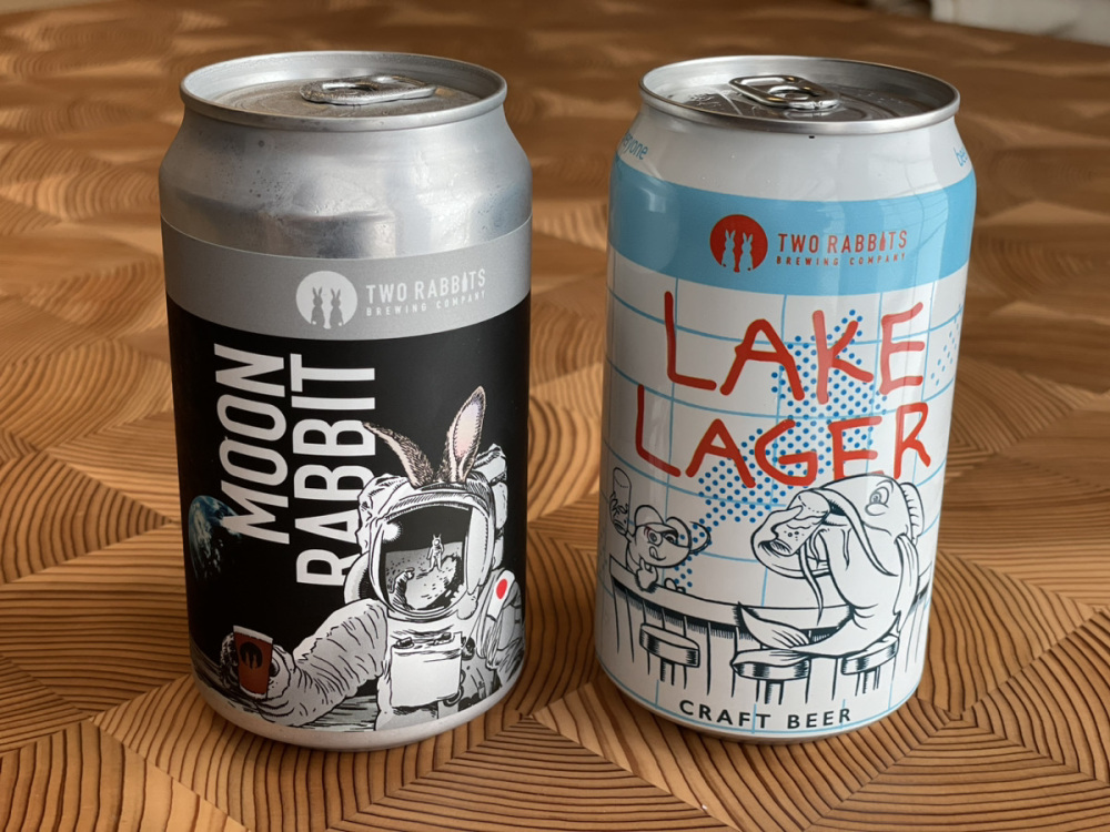 定番商品の「MOON RABBIT」と「LAKE LAGER」