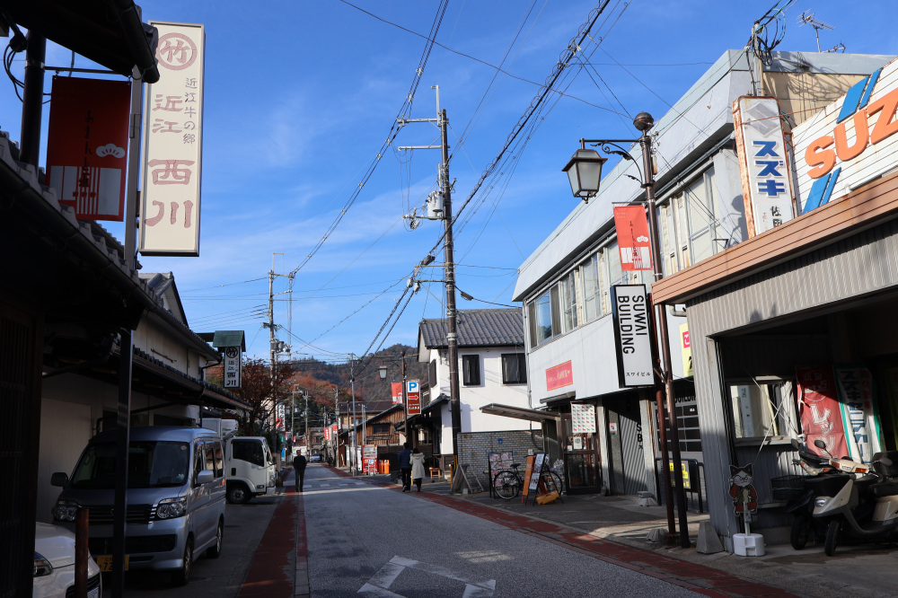 ツアーで歩く商店街の風景