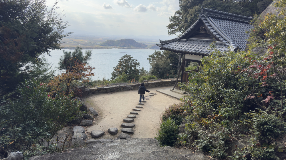 太郎坊権現社本殿からの景色