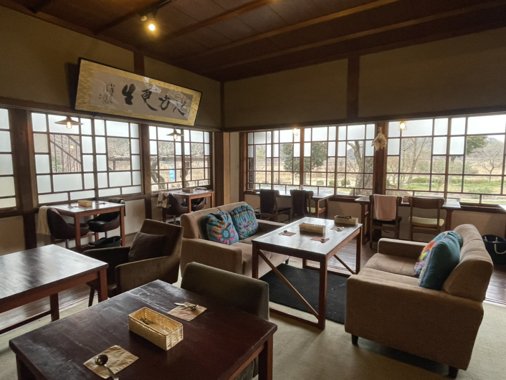 ノスタルジックな雰囲気の店内