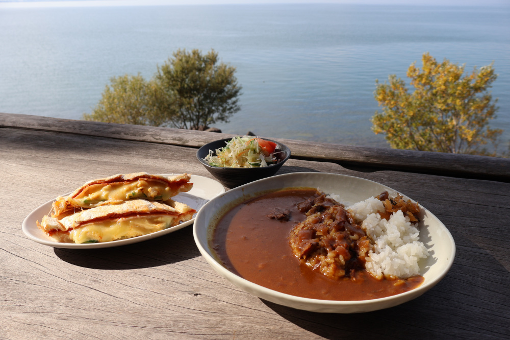 ホットサンドとビーフカレー