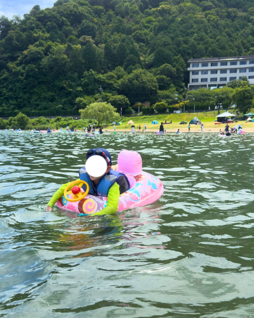 初めての湖水浴大はしゃぎ